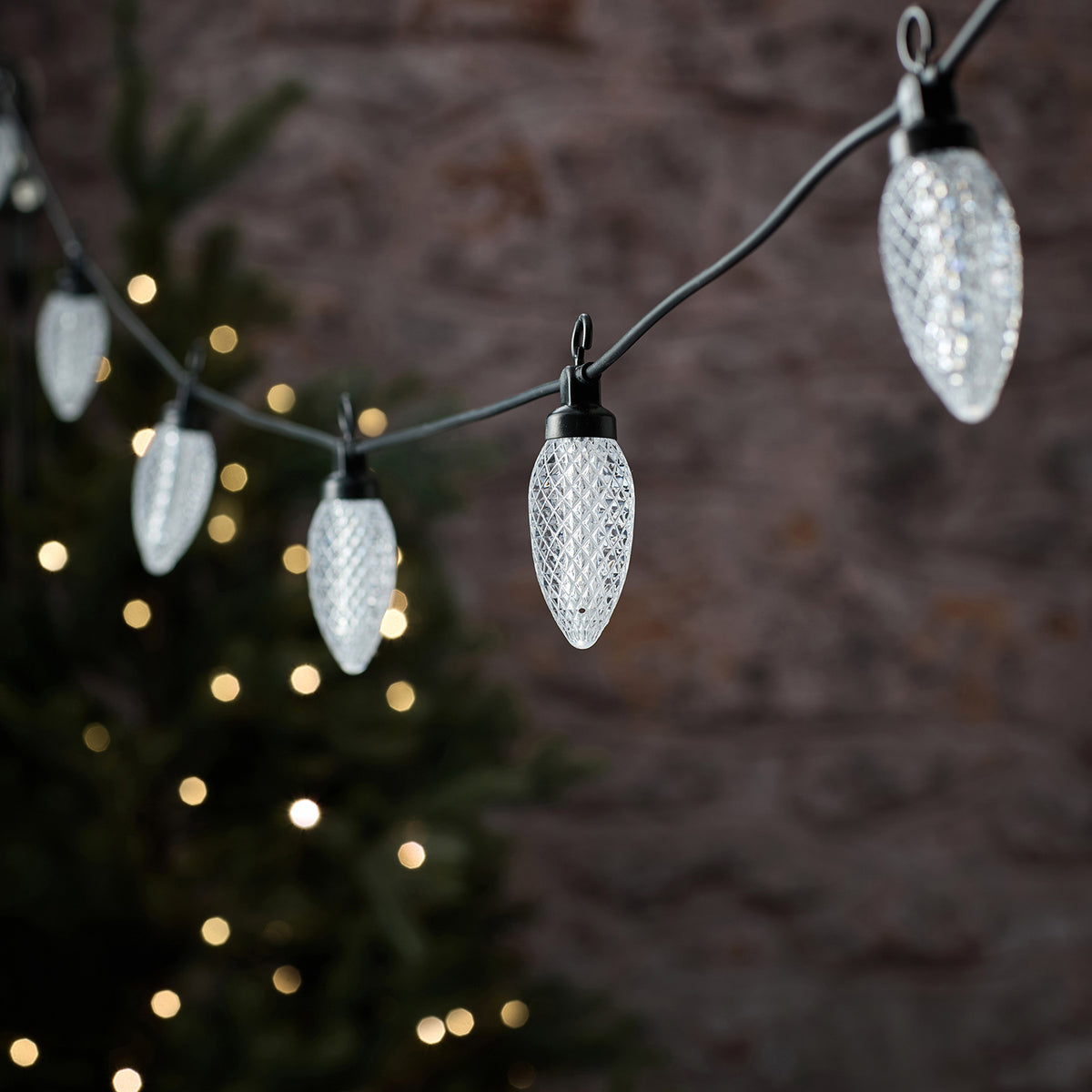 Warmweiße LED-Lichterkette mit 10 Tannenzapfen für den Außenbereich unbeleuchtet