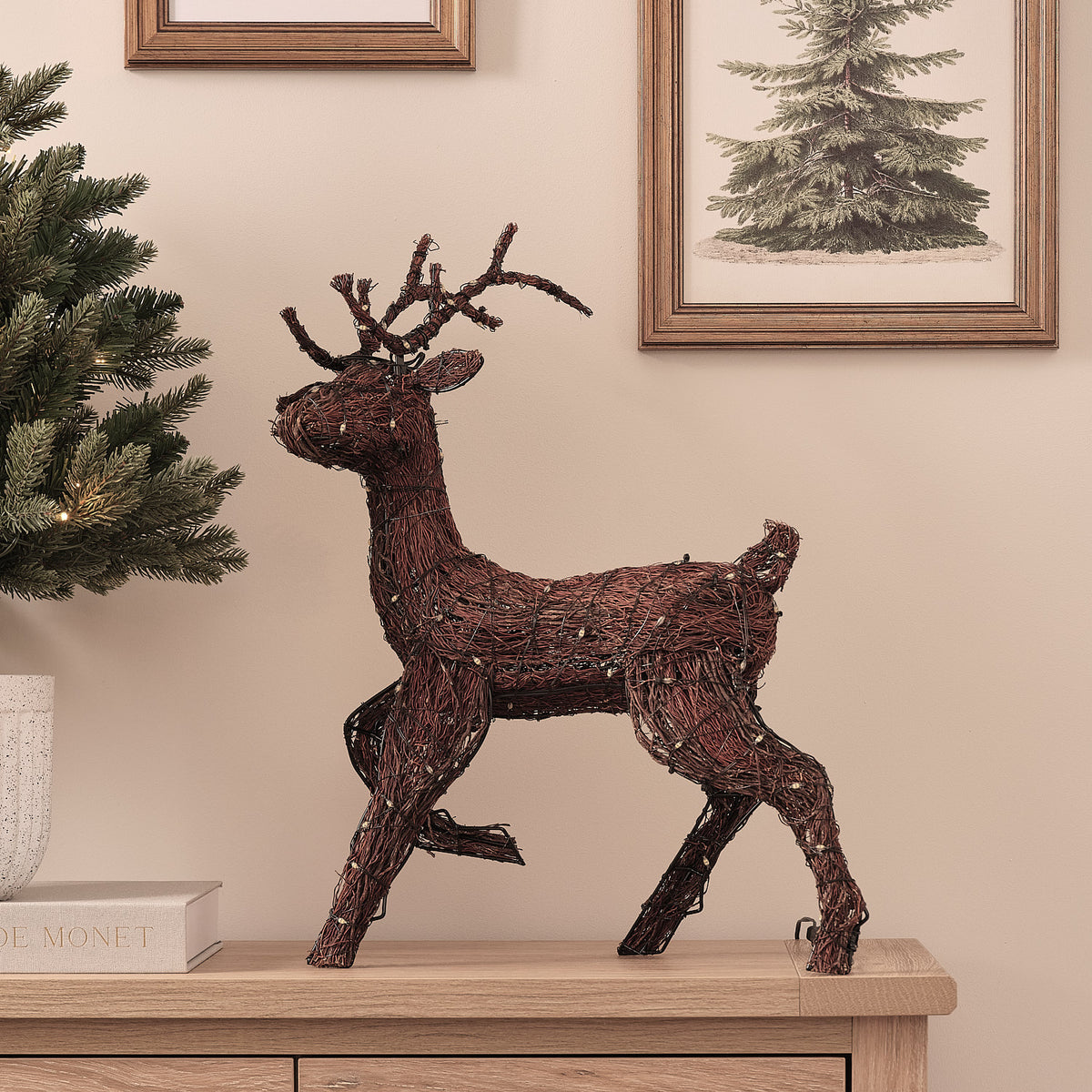 52 cm Bicolor LED-Hirsch Helmsley in Naturzweig-Optik