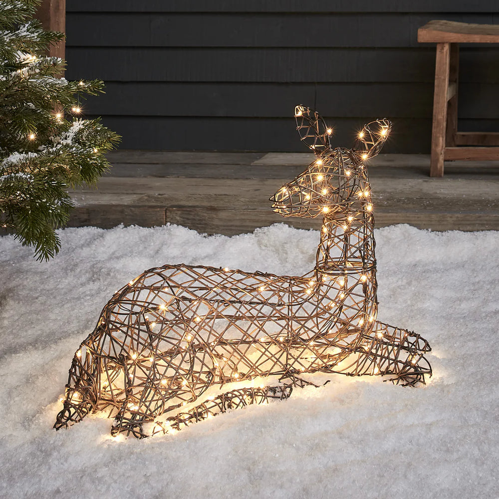 Liegendes LED-Rentier Hirschkuh Studley