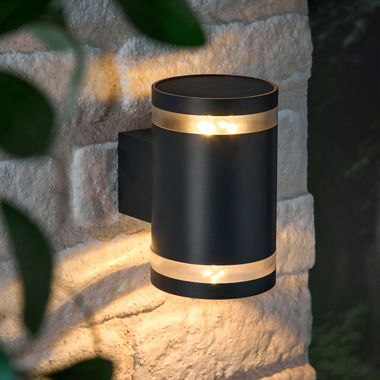 Wentworth Solar-Wandleuchte mit zwei Strahlern