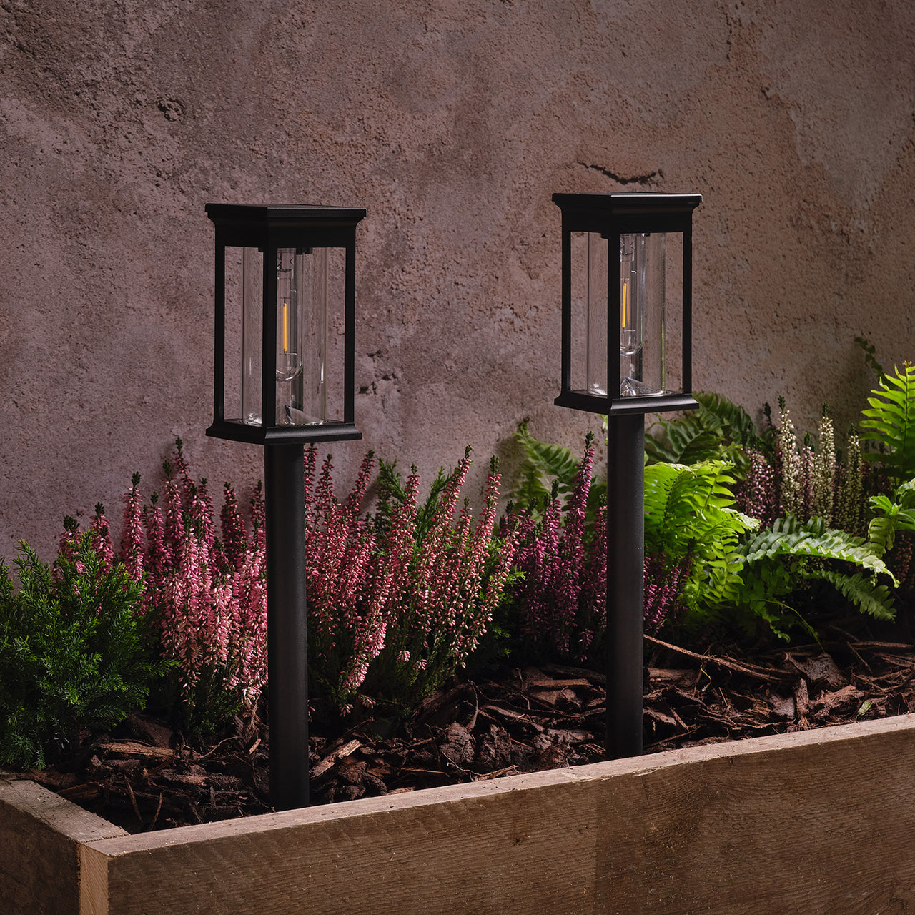 2er-Set "Cragside" Solar-Gartensteckleuchten mit warmweißer LED