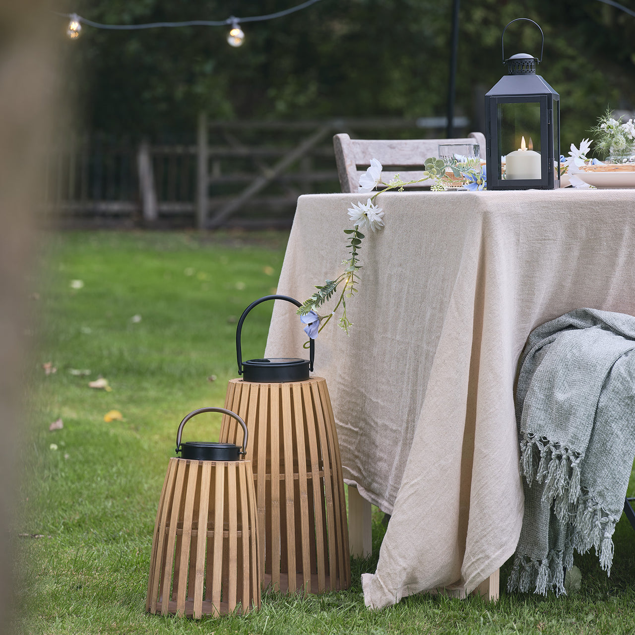 Sol Solar-Laterne aus Bambus 30,5 cm mit warmweißen LEDs