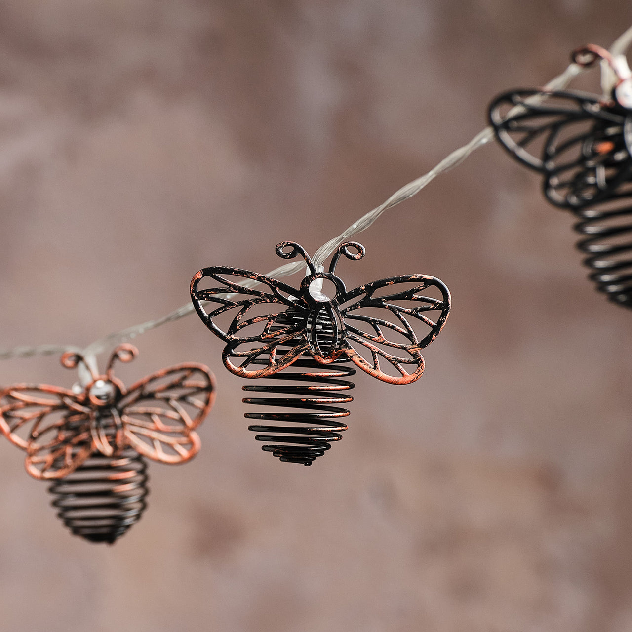 Bienen-Solar-Lichterkette mit 10 warmweißen LEDs aus Metall