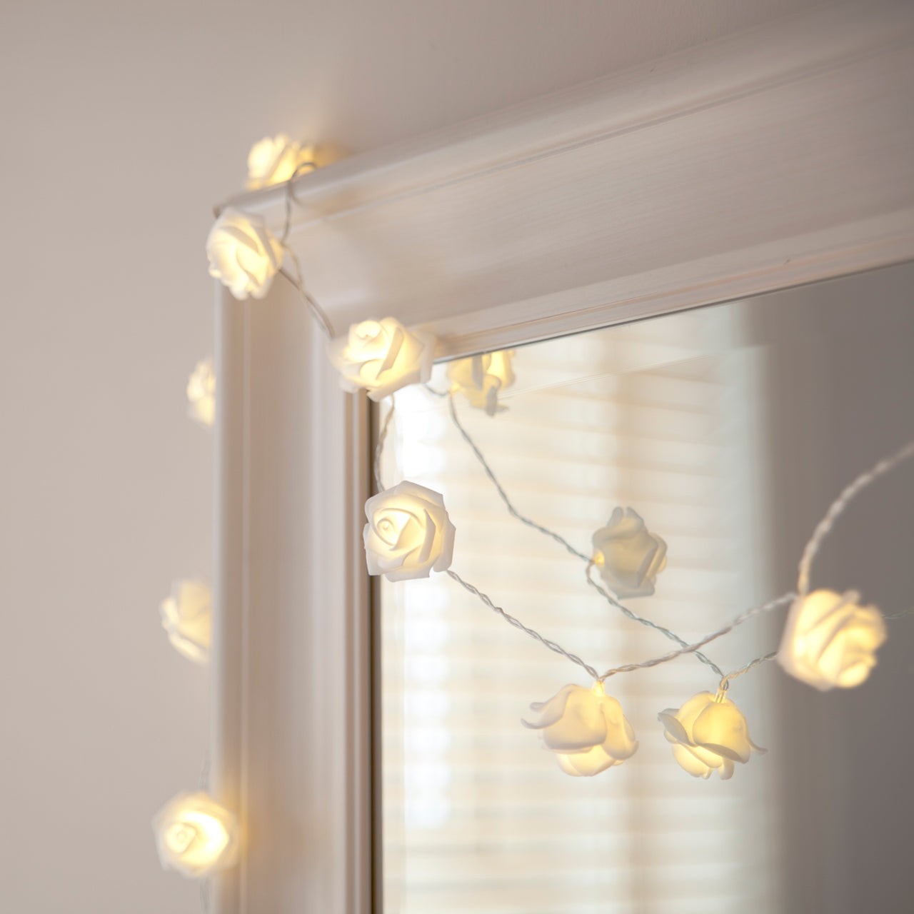 30er LED Rosen Lichterkette  warmweiß