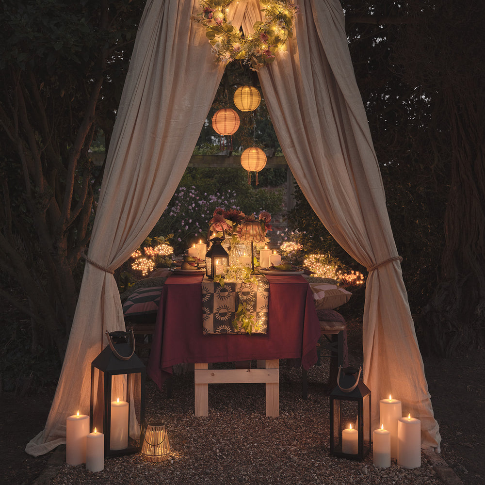 Schwarze "Brixham" TruGlow® LED-Laterne mit Ledergriff