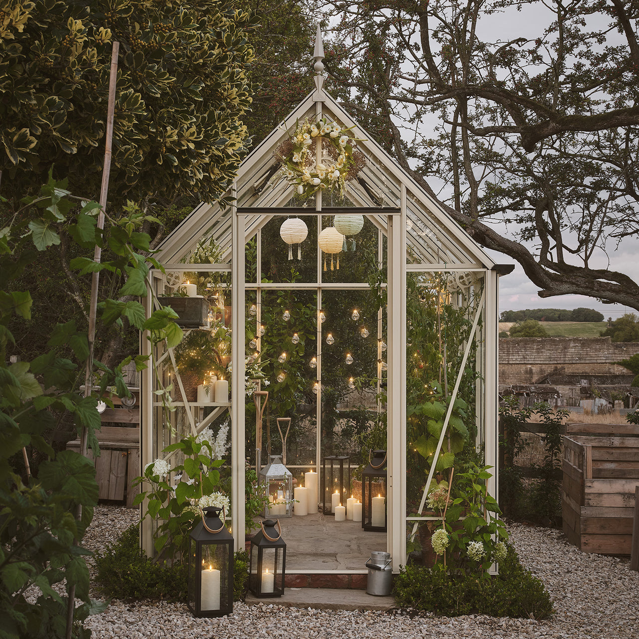 45cm LED‑Frühlingskranz mit Tulpen & Gänseblümchen in Gelb