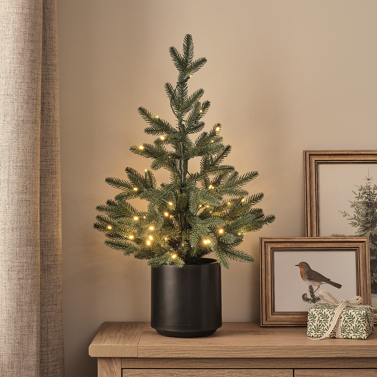 60cm beleuchteter Fichten-Weihnachtsbaum im Topf mit warmweißen LEDs