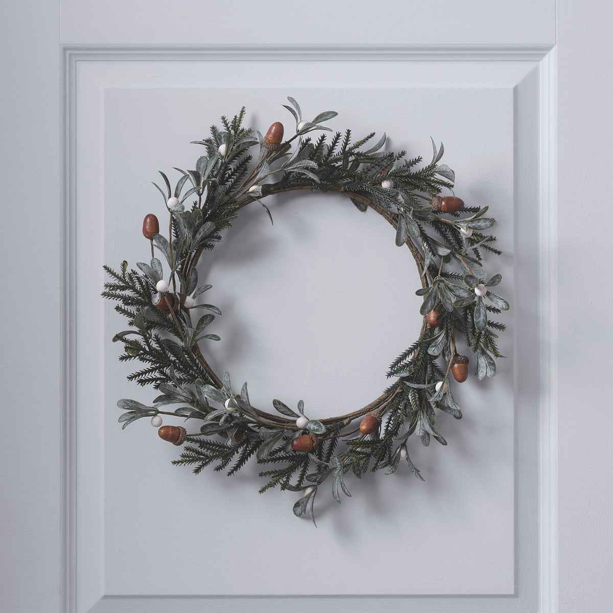 Weihnachtskranz 40cm mit Eicheln