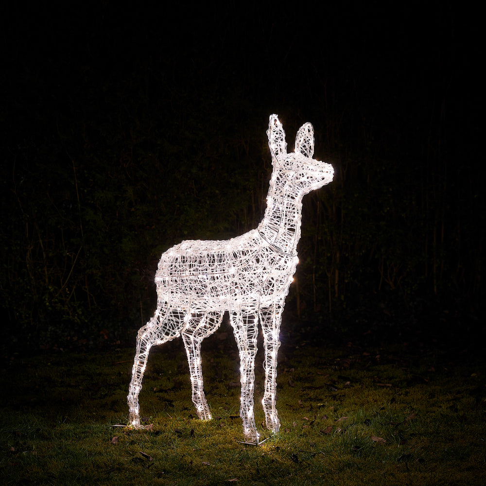 Bicolor Solar-LED-Rentier Hirschkuh L Swinsty aus Acryl