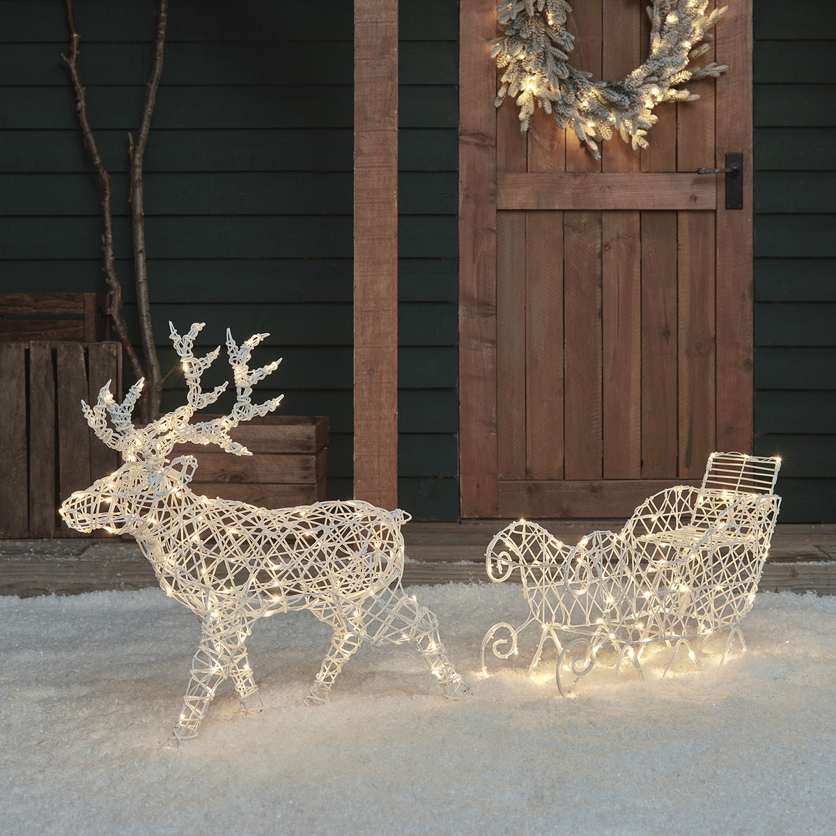 LED Weihnachtsdeko Außen – Rentier Mit Schlitten Beleuchtet, Timer, 8 Modi, Batteriebetrieben (3x AA), 30 Cm