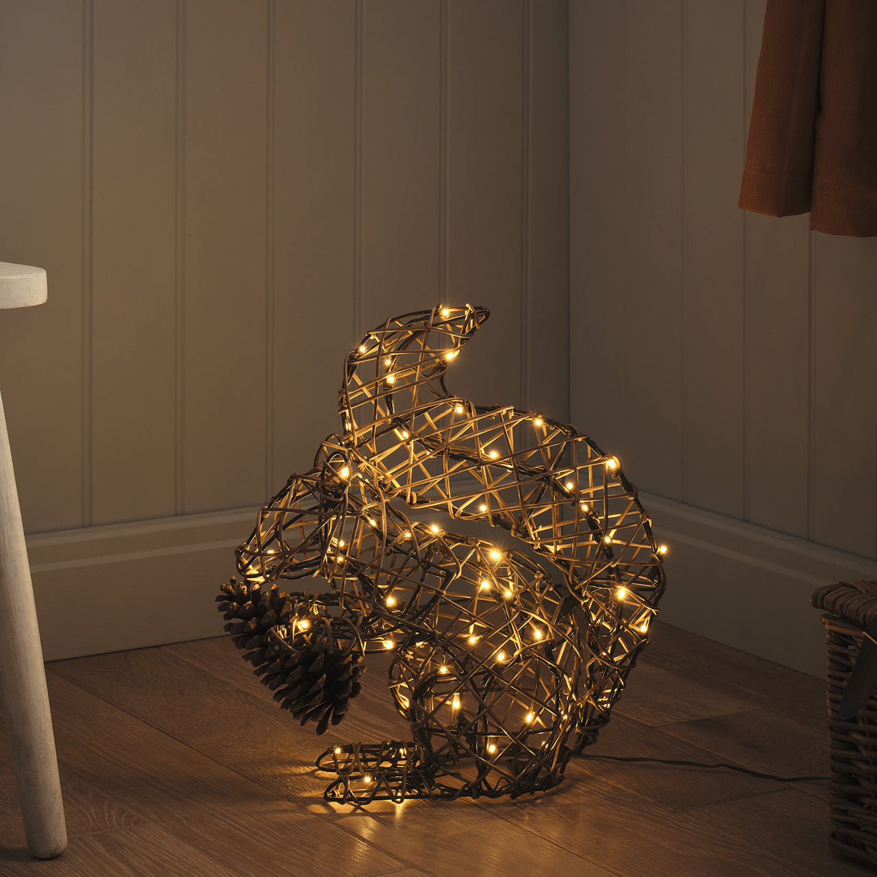 Sherwood Rattan LED-Gartenfigur Eichhörnchen mit 60 LEDs und Timer beleuchtet