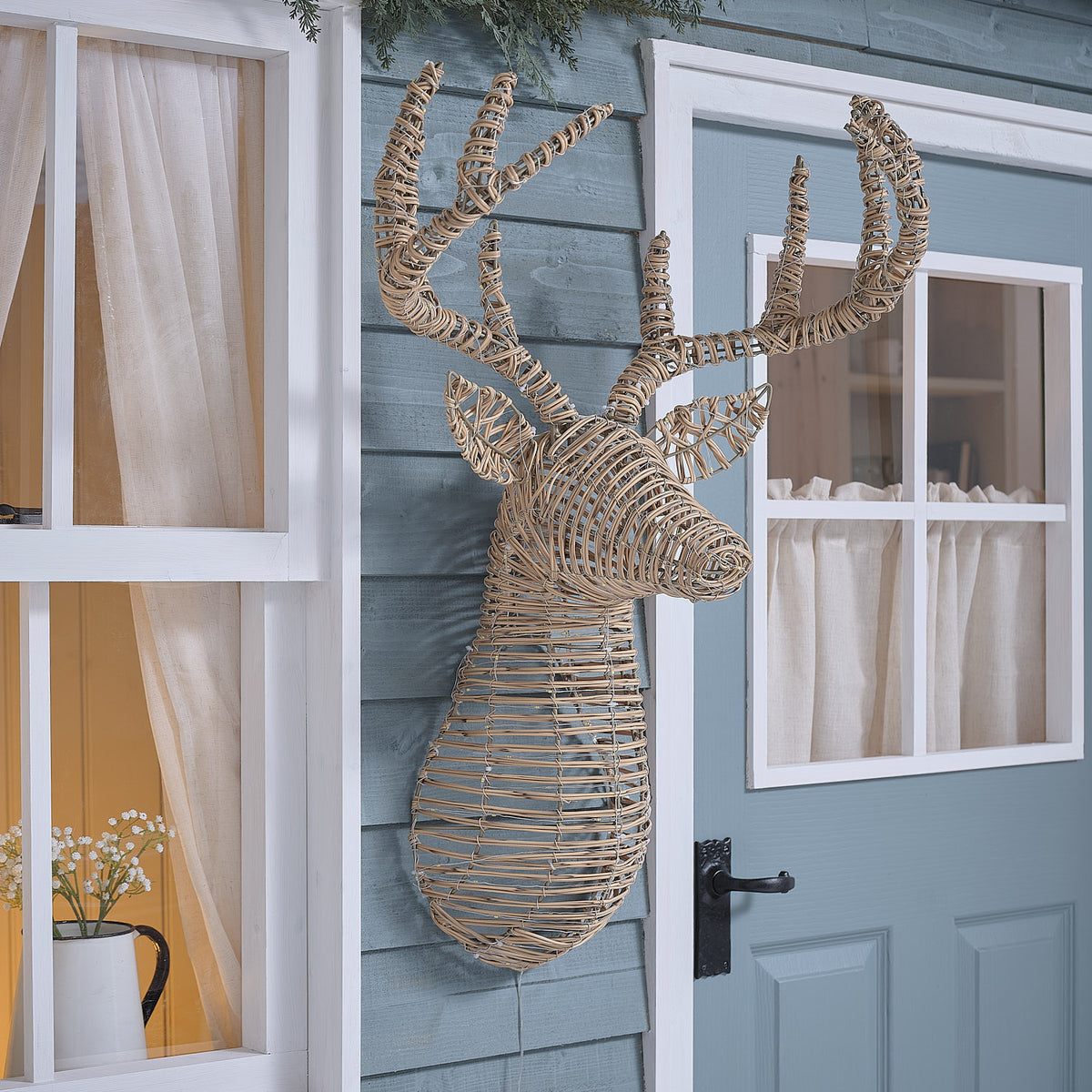 87 cm Leyburn LED-Hirschkopf aus Rattan mit 230 Bicolor LEDs für den Außenbereich unbeleuchtet