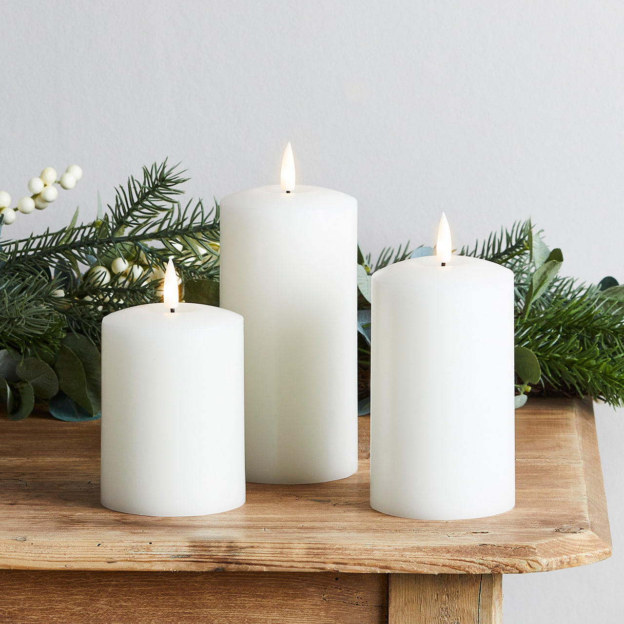 TruGlow® LED Kerzen Trio weiß mit Fernbedienung