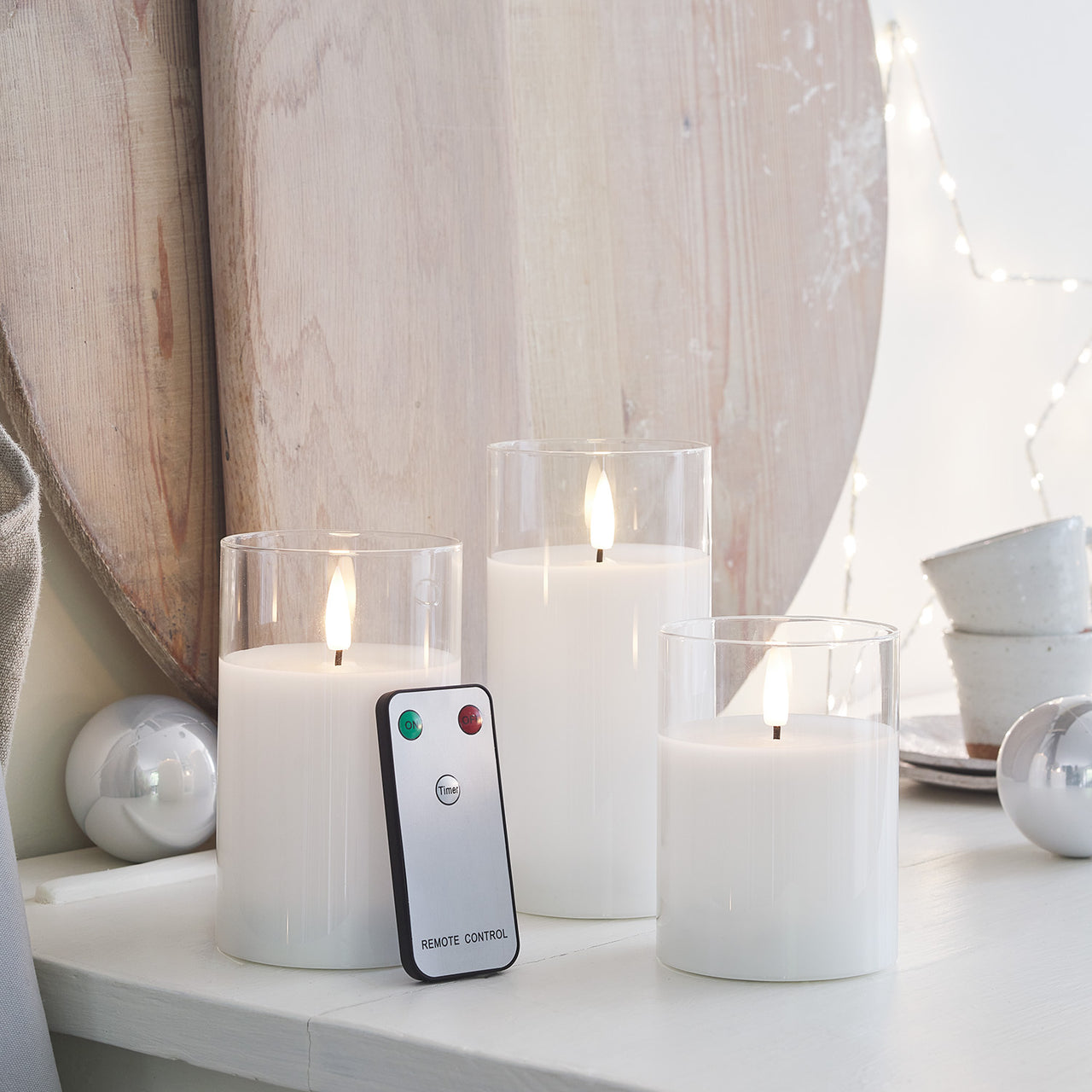 TruGlow® LED Kerzen Echtwachs Trio weiß in Gläsern mit Fernbedienung