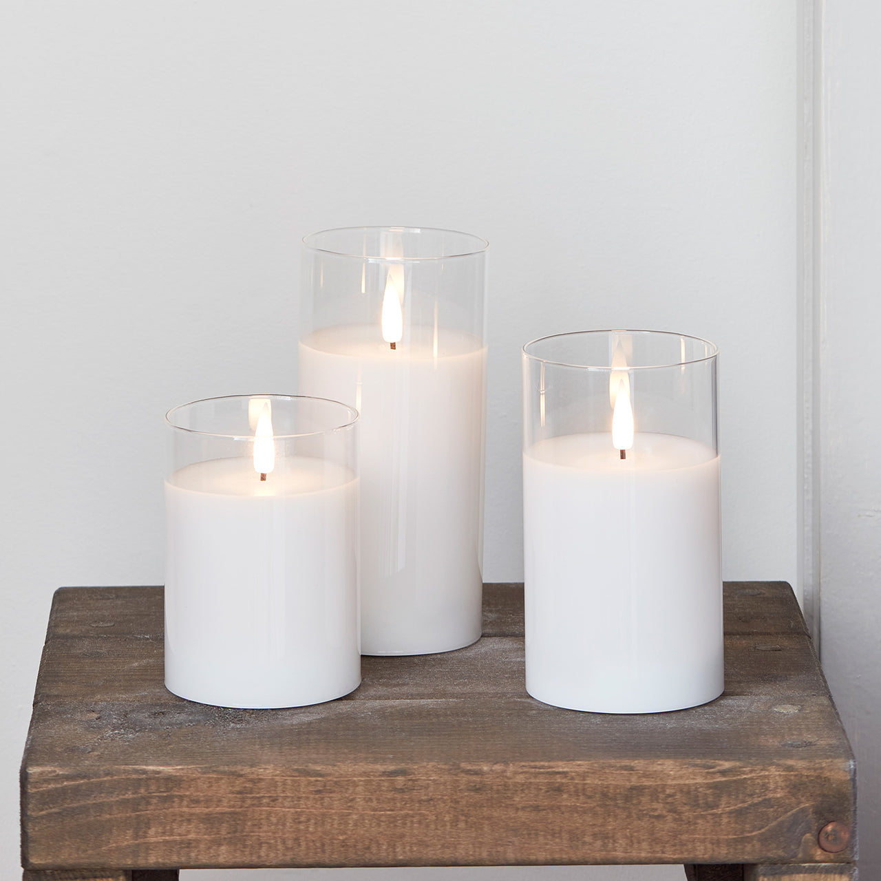 TruGlow® LED Kerzen Trio weiß in Gläsern mit Fernbedienung