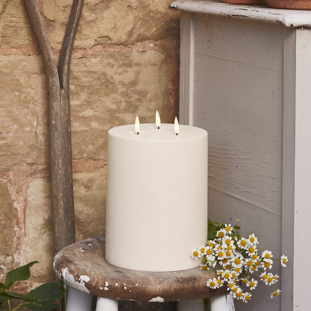 TruGlow® dreidochtige LED Outdoor Kerze 20cm mit Fernbedienung
