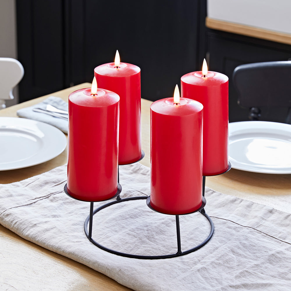Kerzenständer Tischdeko mit 4 roten TruGlow® LED Stumpenkerzen