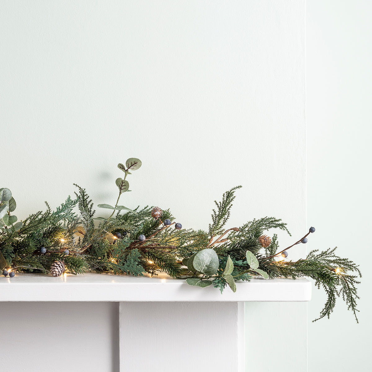 künstliche tannengirlande wie echt mit beleuchtung Beeren und Tannenzapfen Weihnachtsgirlande mit Beleuchtung