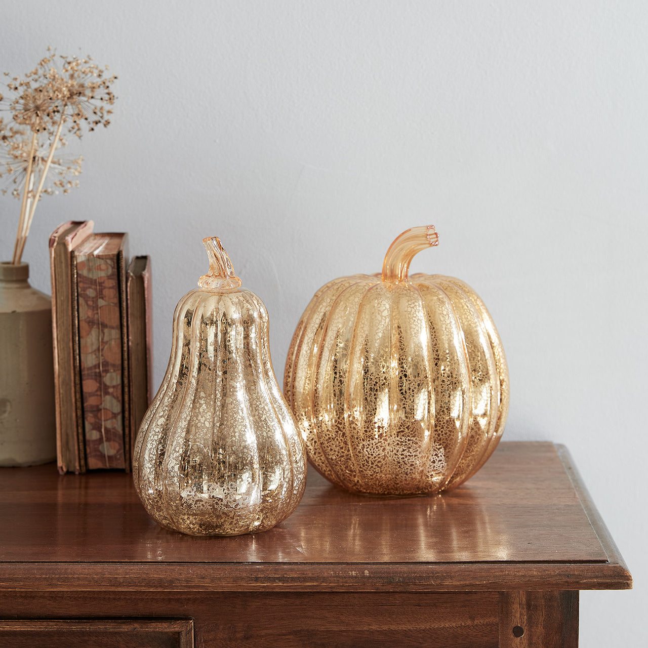 2er Set LED Deko Kürbis antikgold und LED Kürbis Butternut aus Glas