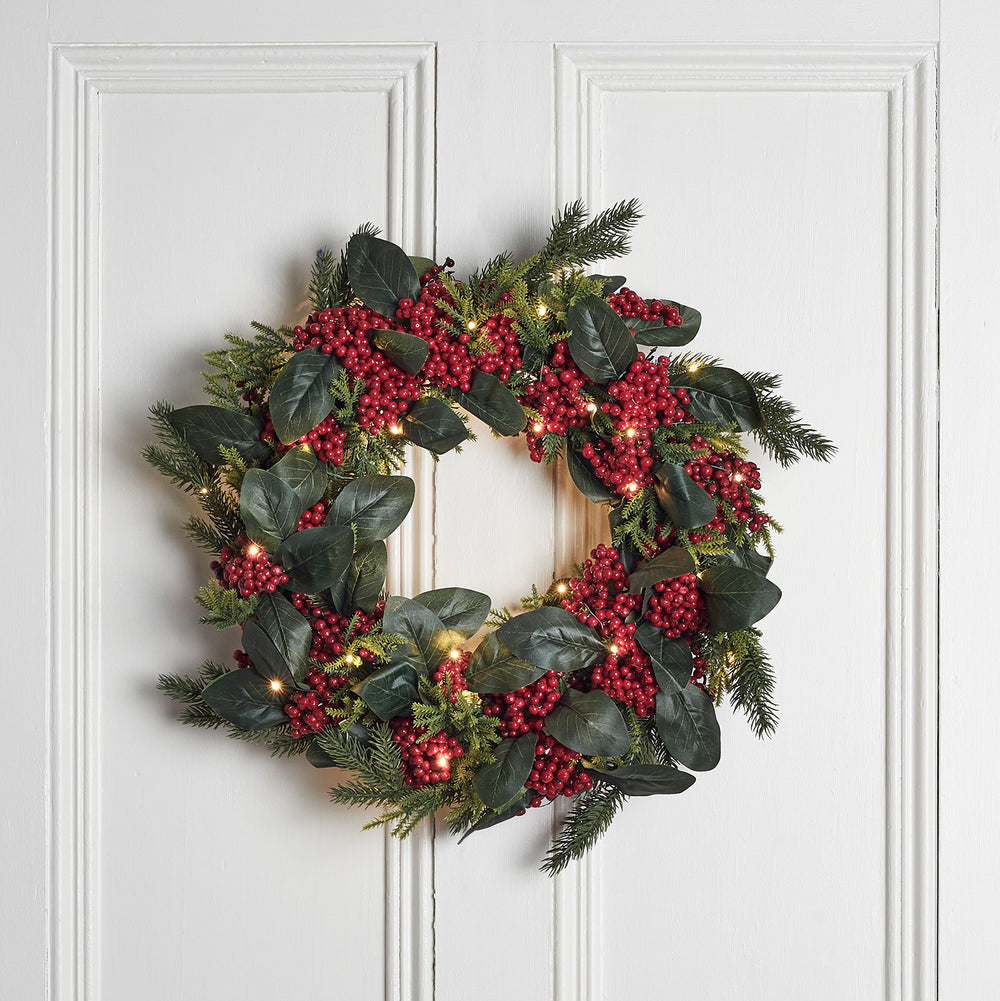 50cm Weihnachtskranz mit roten Beeren und Micro Lichterkette