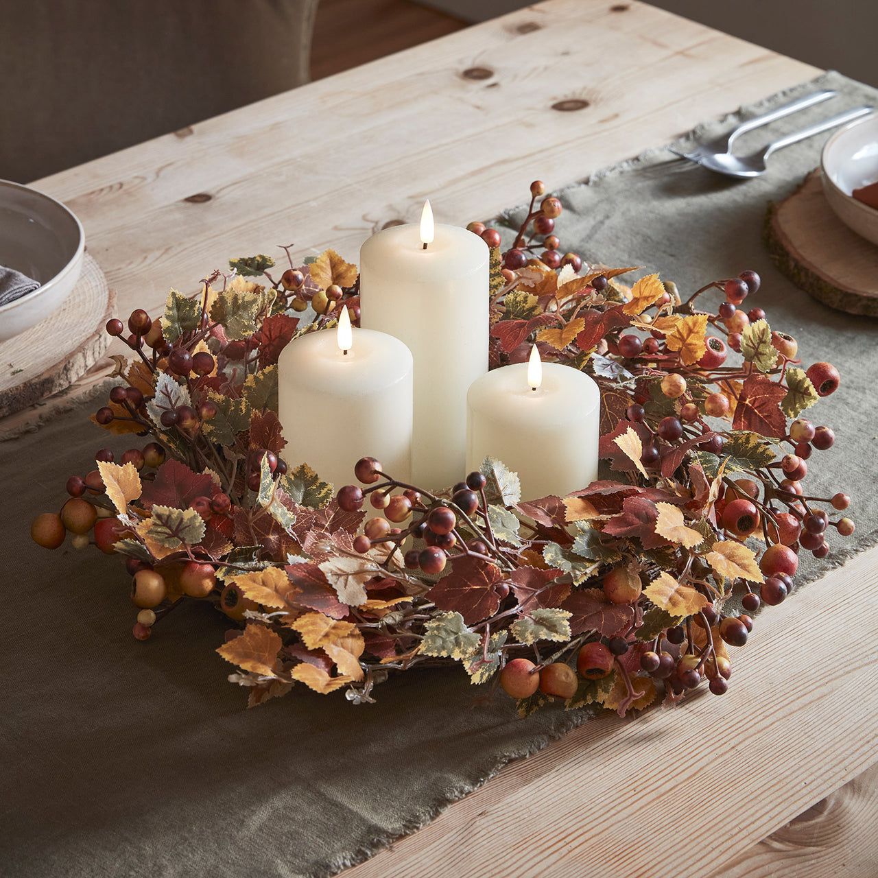 46cm Herbstkranz mit 3er Set Truglow ®LED Kerzen