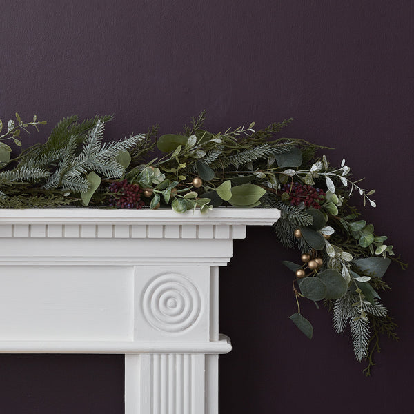 45cm Weihnachtskranz und 2m Weihnachtsgirlande mit Kiefer, Eukalyptus und goldenen Beeren
