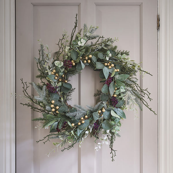 45cm Weihnachtskranz und 2m Weihnachtsgirlande mit Kiefer, Eukalyptus und goldenen Beeren
