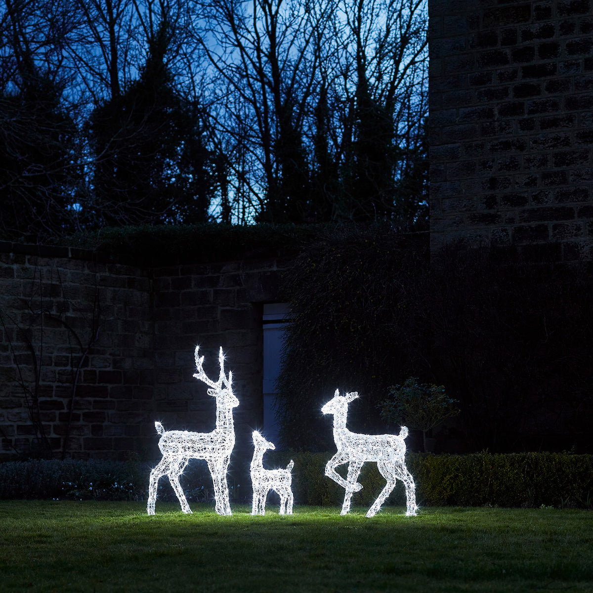 Swinsty Acryl LED Rentier-Familie Weihnachtsfiguren außen