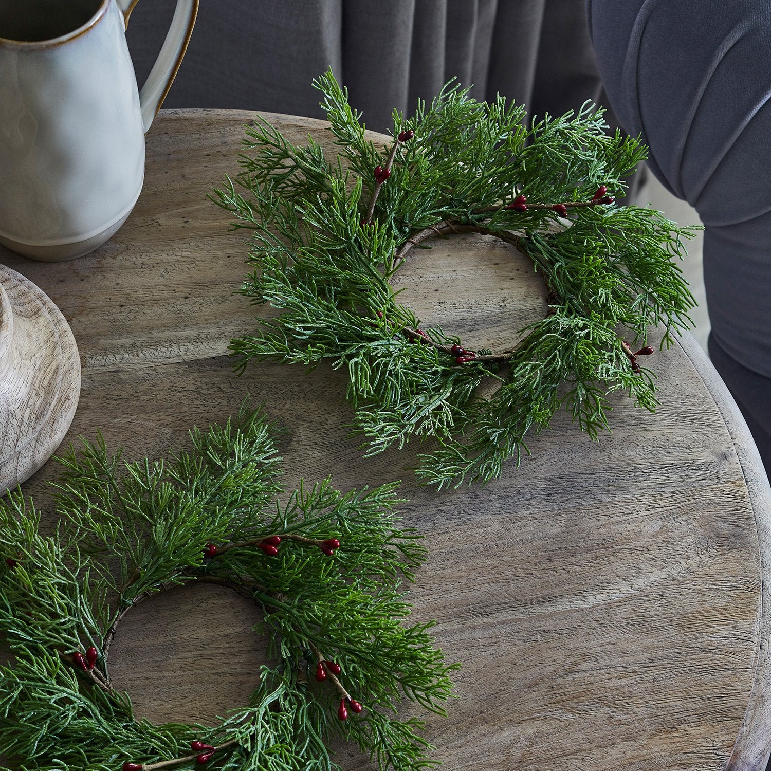8 Stück Weihnachtskerzenringe Mit Roten Beeren & Kunstschnee – 20 Cm Durchmesser, Für Tischdeko