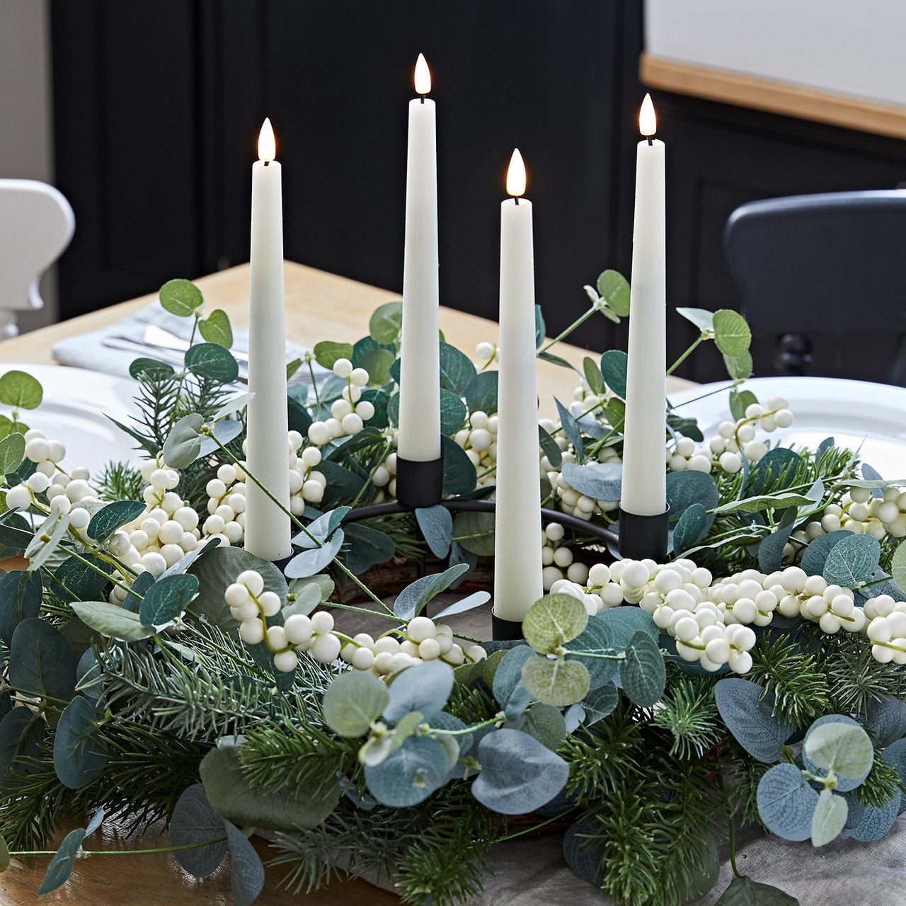 Eukalyptus Adventskranz Mit Kerzenstander und 4er Set Truglow® Led  Stabkerzen Mit Fernbedienung –