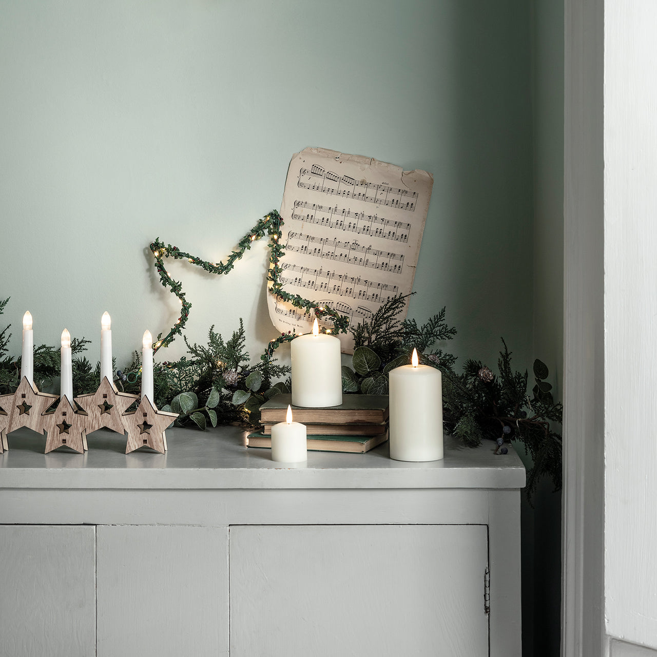 2m Weihnachtsgirlande Beeren und Tannenzapfen