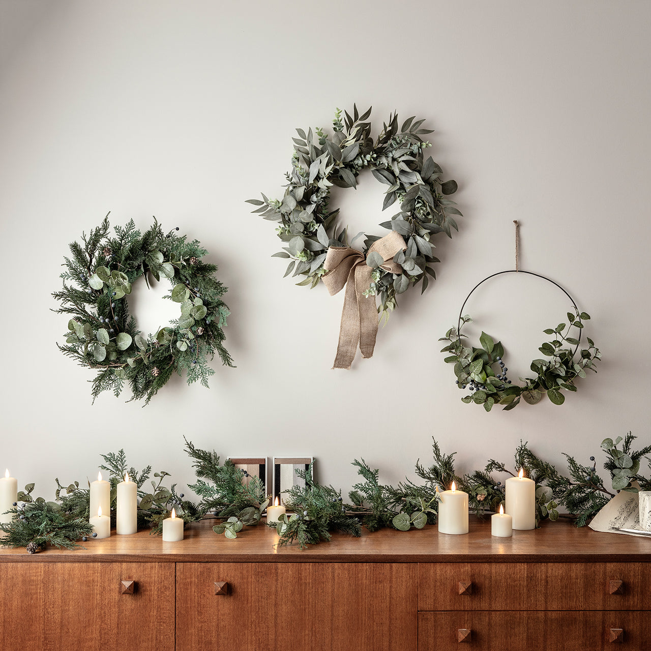 2m Weihnachtsgirlande Beeren und Tannenzapfen