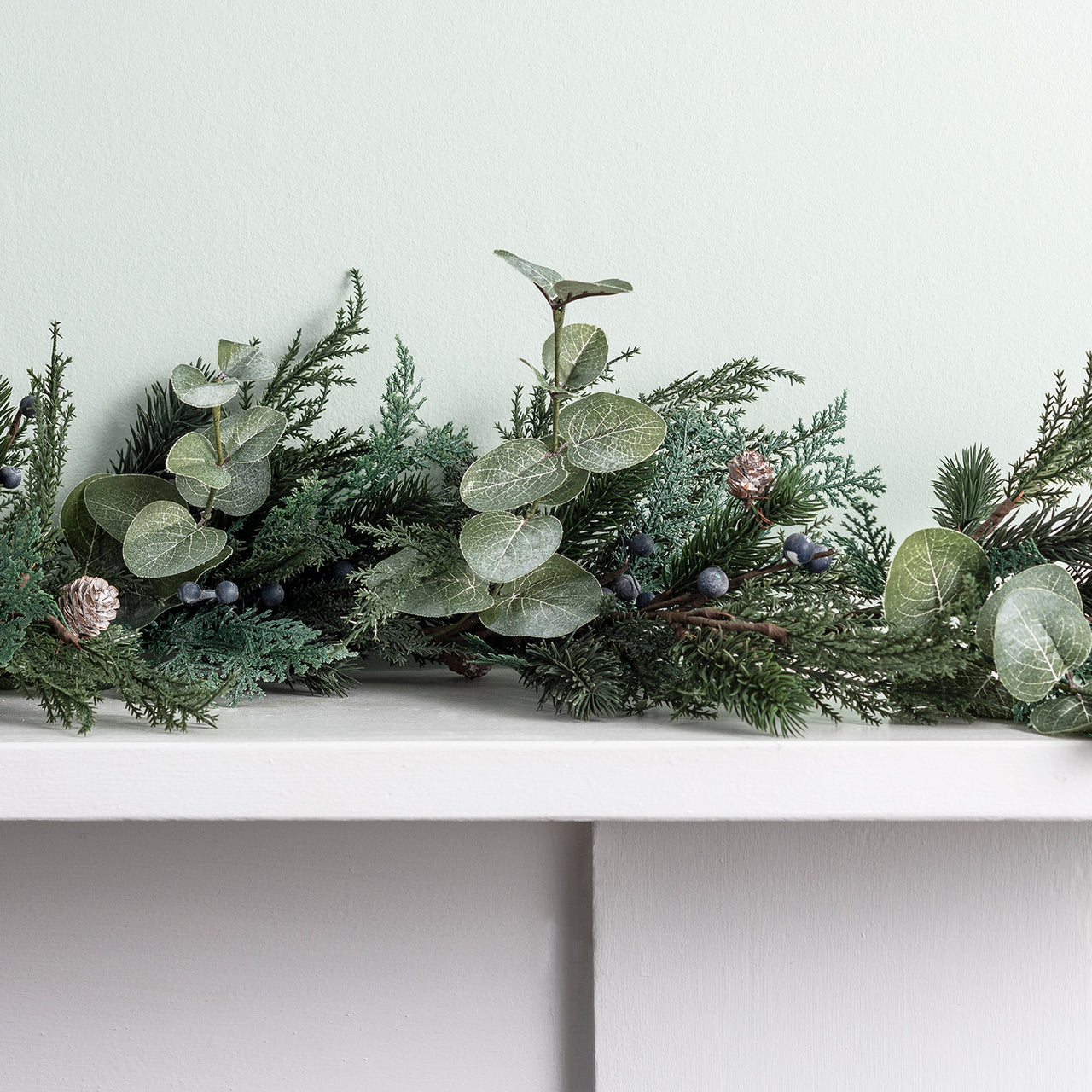 2m Weihnachtsgirlande Beeren und Tannenzapfen
