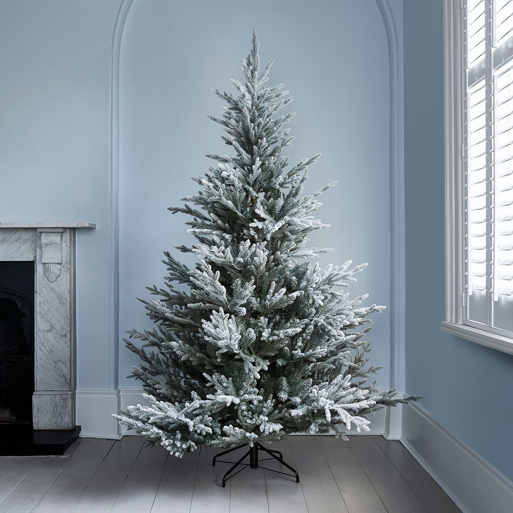 1,80m künstlicher Weihnachtsbaum Rottanne mit dekorativem Frost