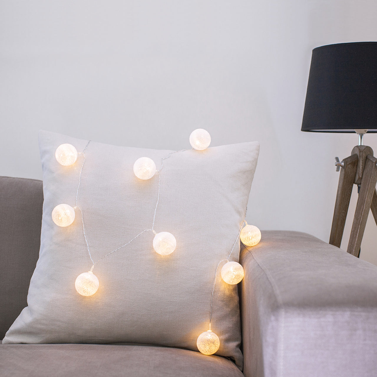10er LED Cotton Ball Lichterkette weiß