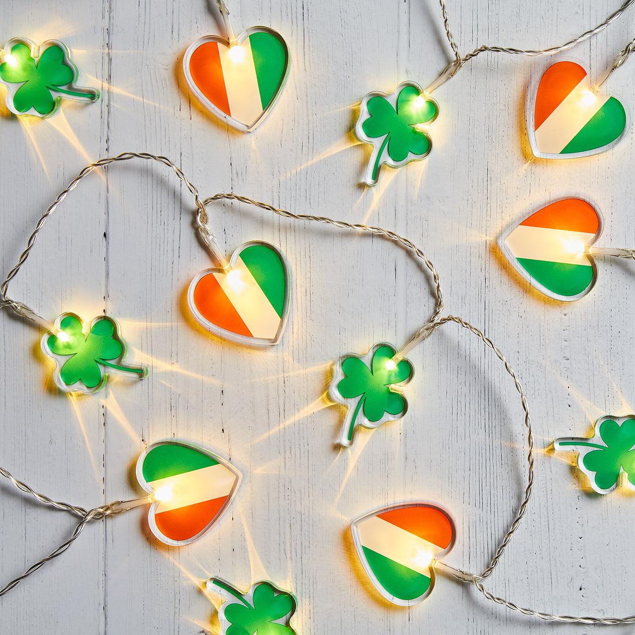 St.Patrick's Day LED Lichterkette mit Kleeblättern und Herzen