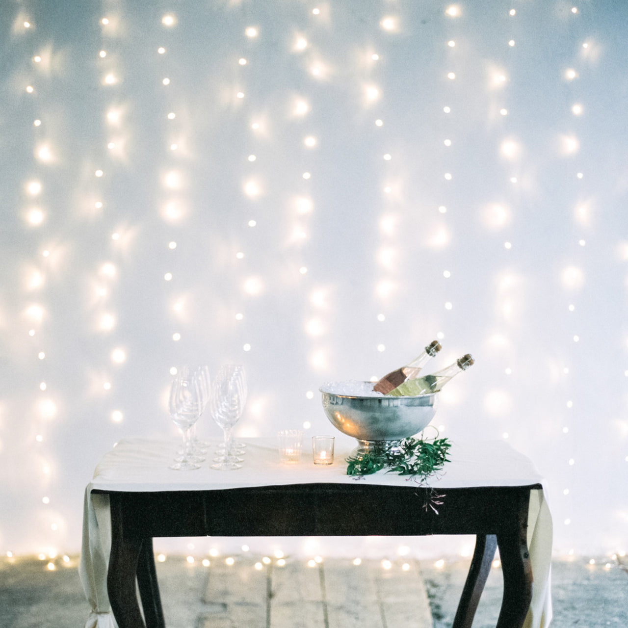 https://www.lights4fun.de/cdn/shop/products/ML192YWC_wedding-backdrop-curtain-lights-pia-clodi-photography_P5.jpg?v=1569186117&width=1280