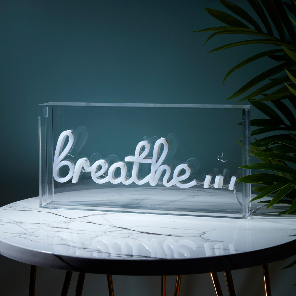 LED Neon Schriftzug Breathe Wanddeko