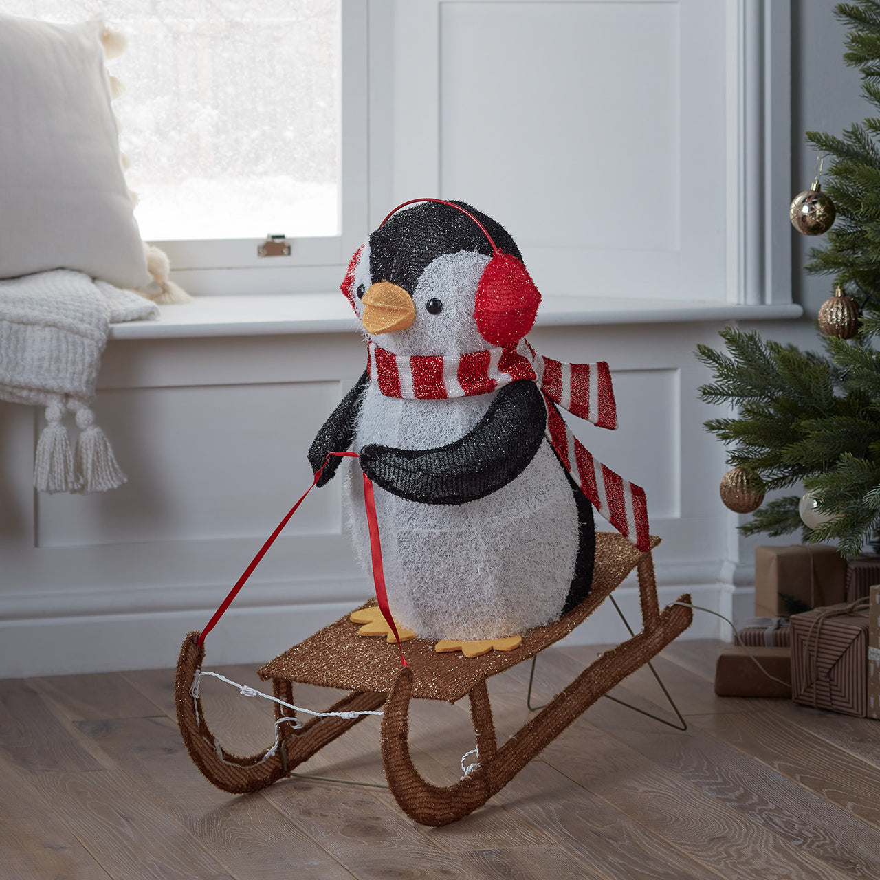 LED Weihnachtsfigur außen Pinguin auf Schlitten