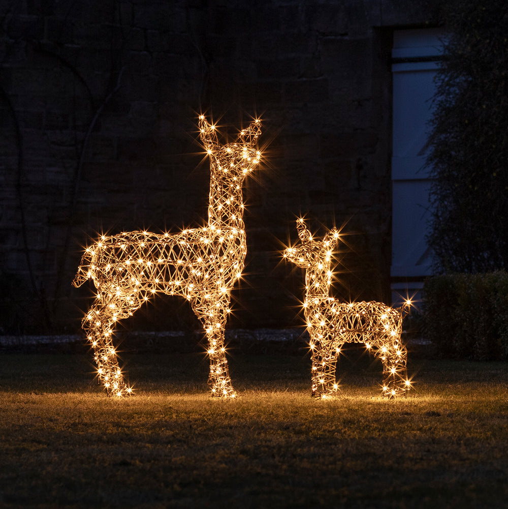 Studley Rattan LED Rentiere Mutter und Kind Weihnachtsfiguren außen